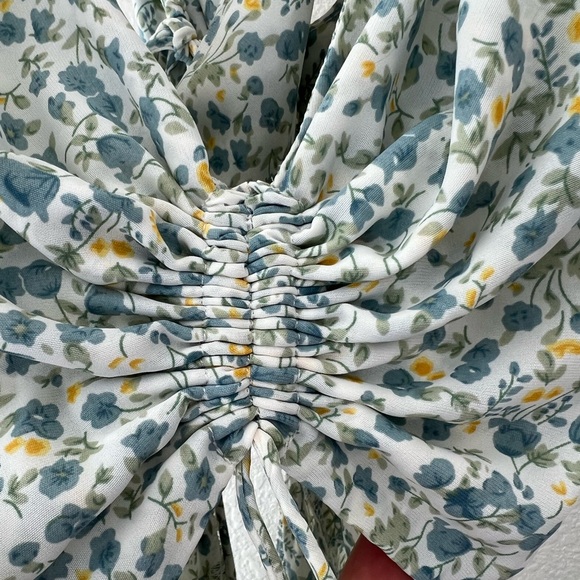 Midi dress 💙🤍🔥 - Picture 6 of 12